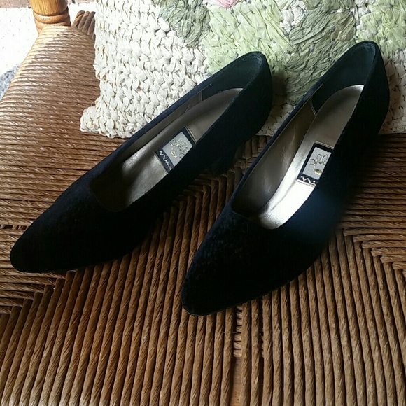 Nina crushed velvet heels, size 7.5 - Picture 2 of 8